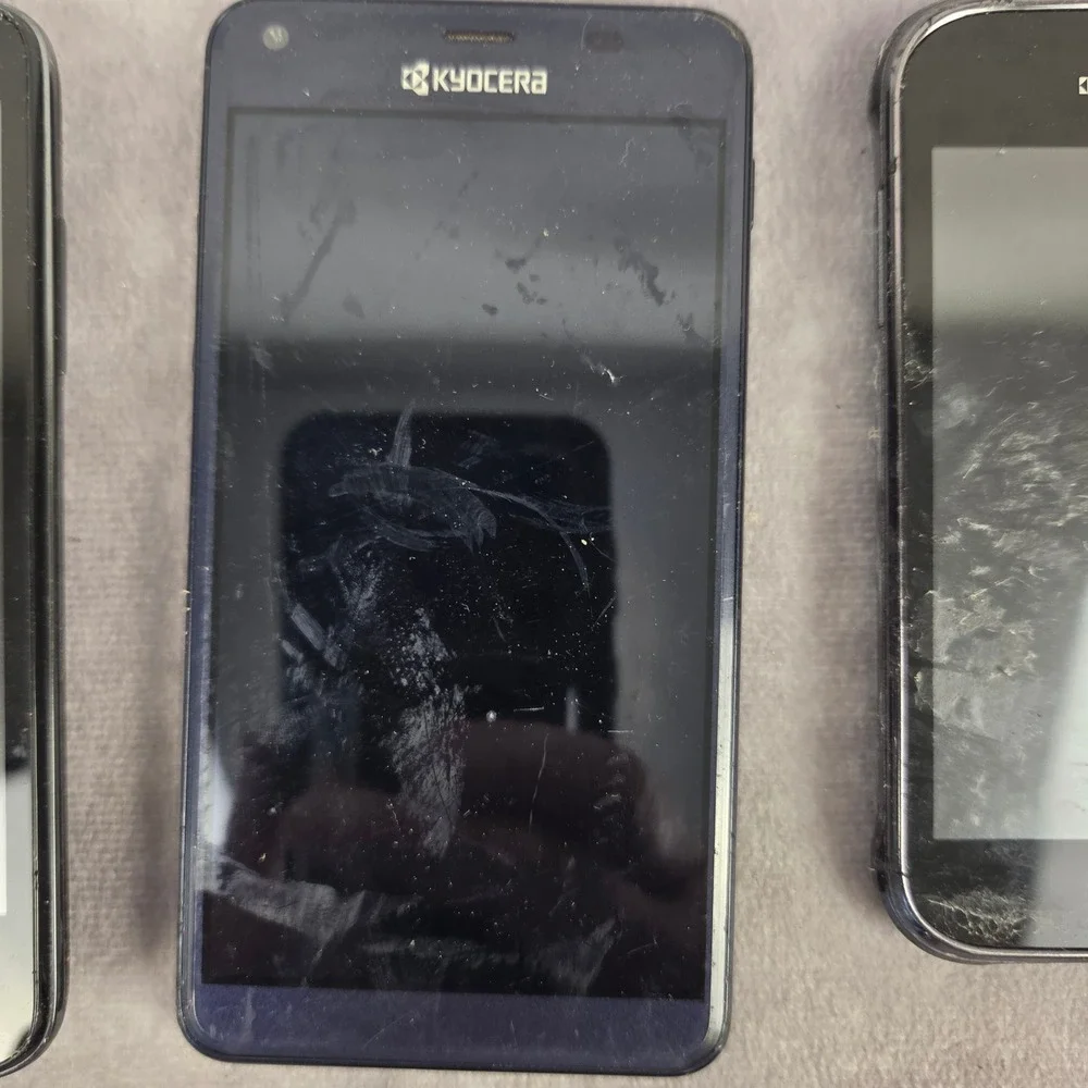Smartphone Lot for Parts LG G8 ThinQ Motorola Moto G Fast Samsung Kyocera ZTE